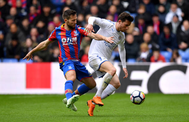 更因为他对 更因为他对